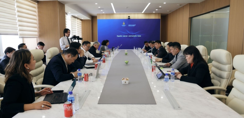 ХХААХҮ-ийн сайд Ц.Идэрбат, Сангийн яамны удирдлагуудыг хүлээн авч уулзав